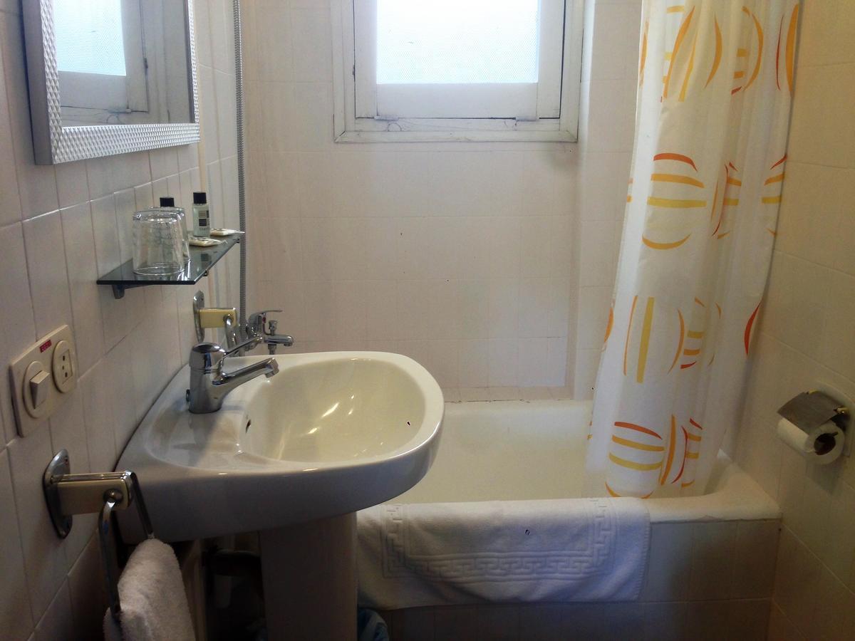 Hostal La Marina Castell-Castell-Platja d'Aro Buitenkant foto